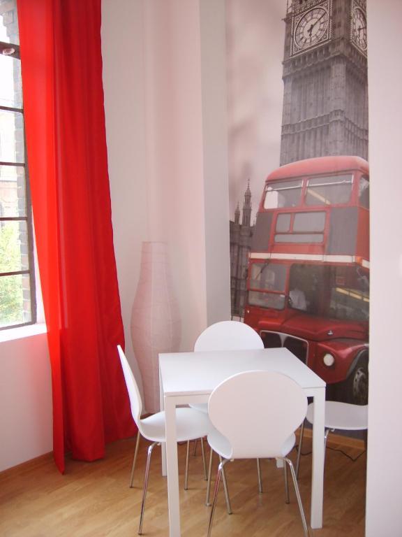 Big City Hostel Wroclaw Room photo